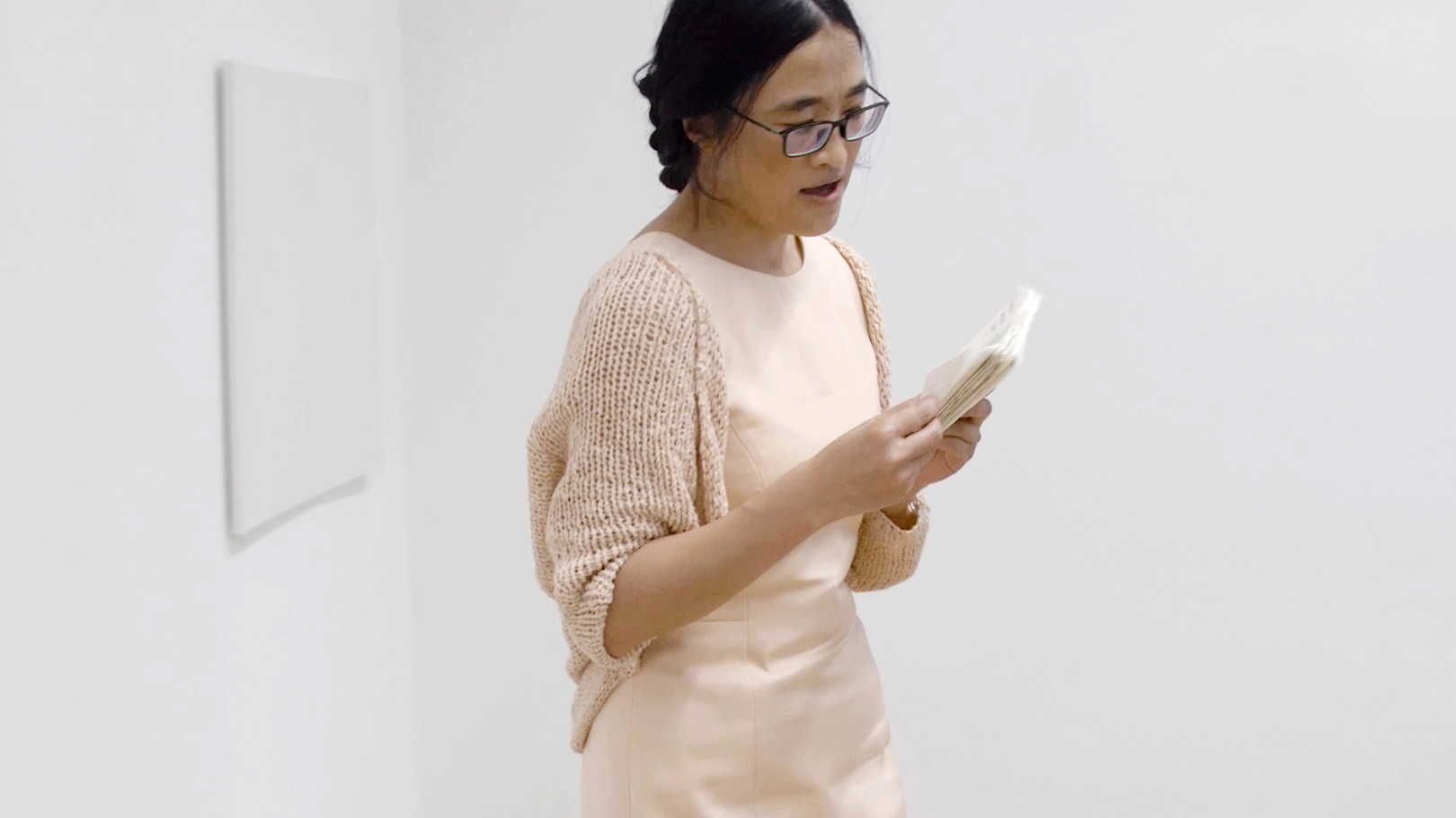 Yingmei Duan performing Thingness at Neuer Kunstverein Wien, 2018.