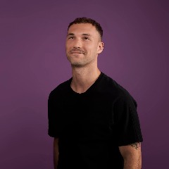 Andrés Reisinger portrait