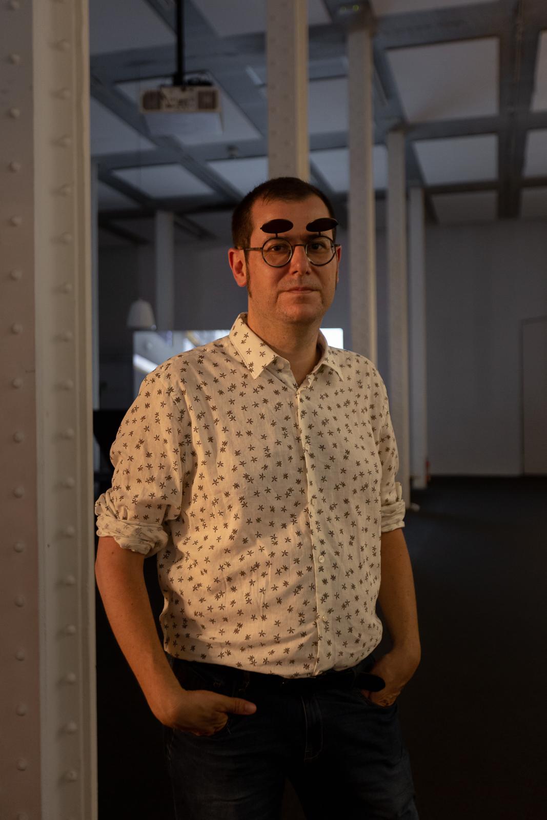 Oriol Fontdevila, portrait. Credits Eva Carasol. Courtesy of Fabra i Coats.