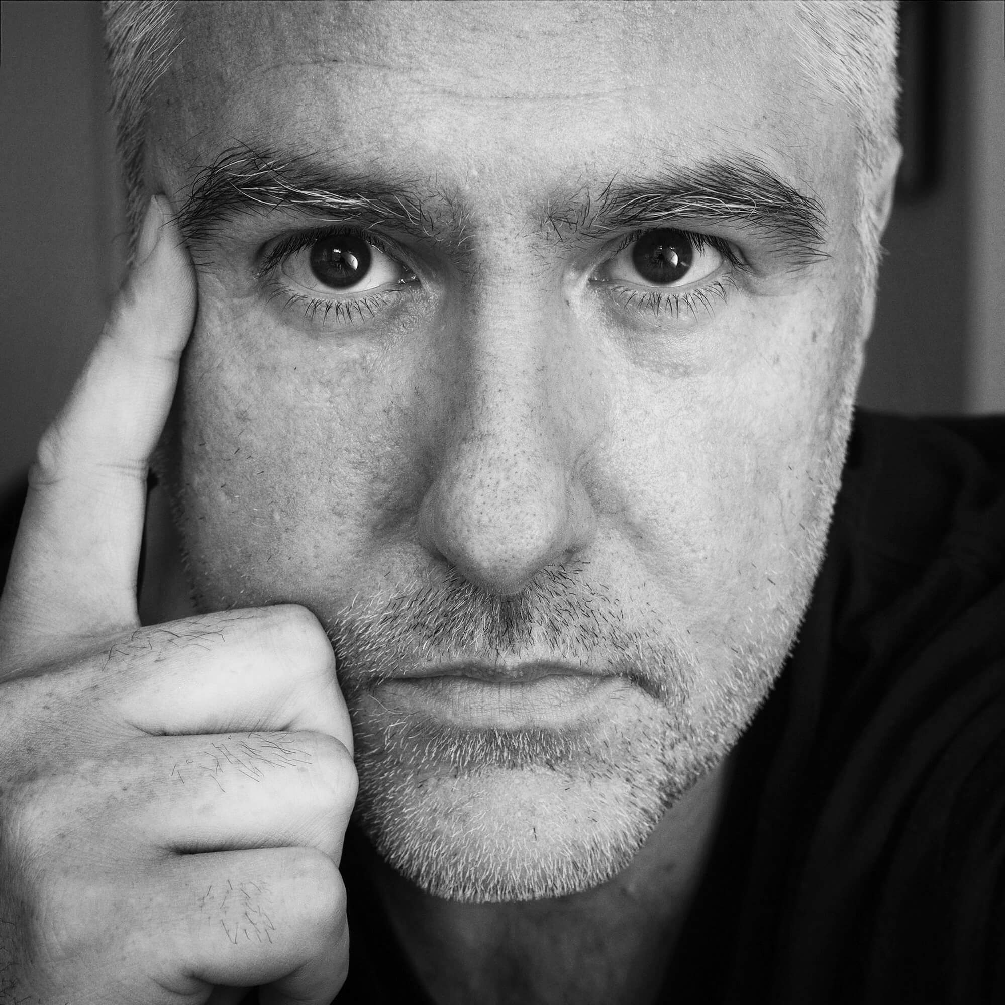 Kevin Abosch, portrait.