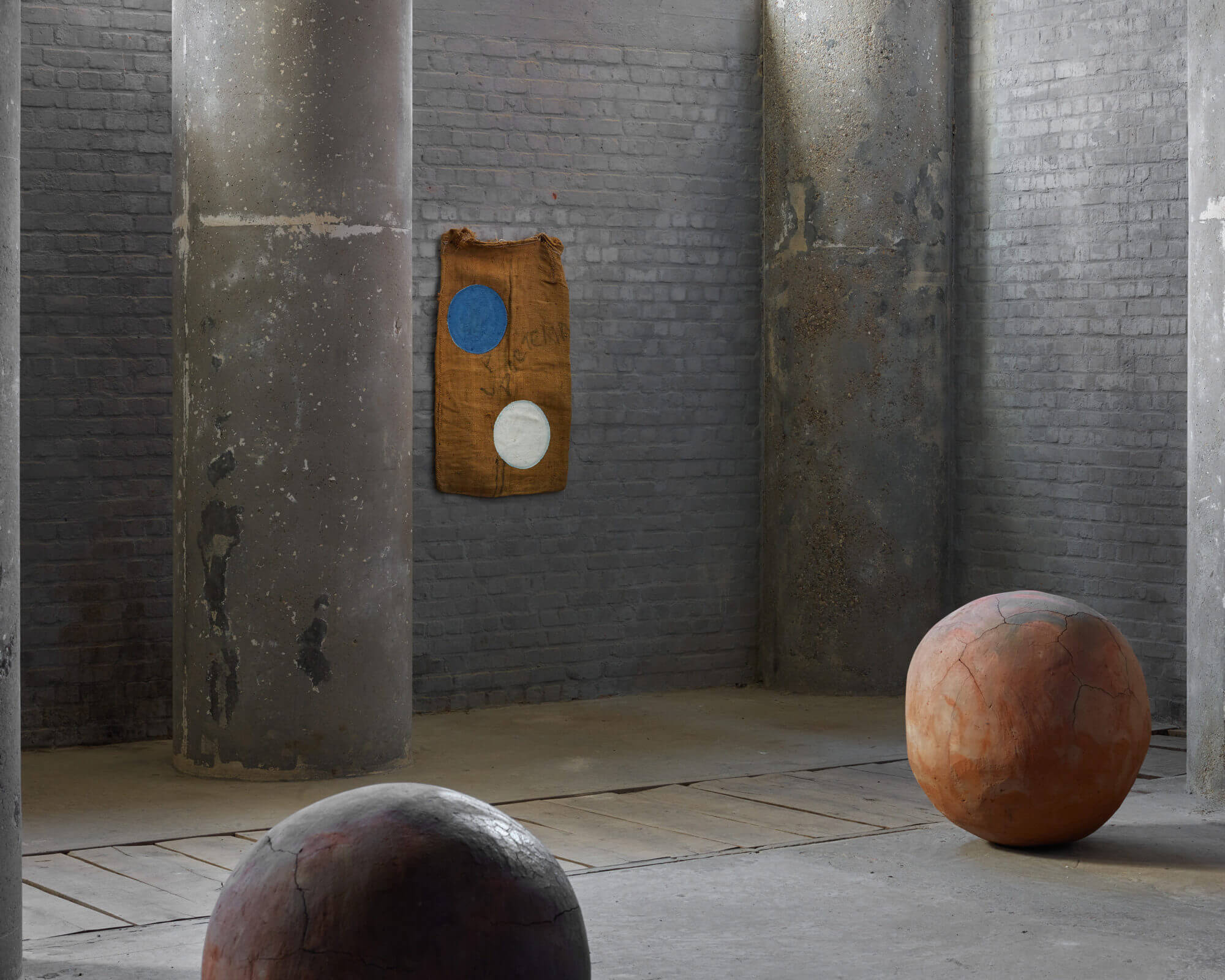Spheres and Sack paintings | Axel Vervoordt Gallery | Antwerp | My Art ...